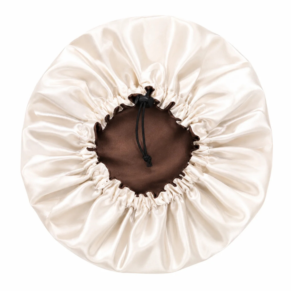 Bonnet en satin réglable